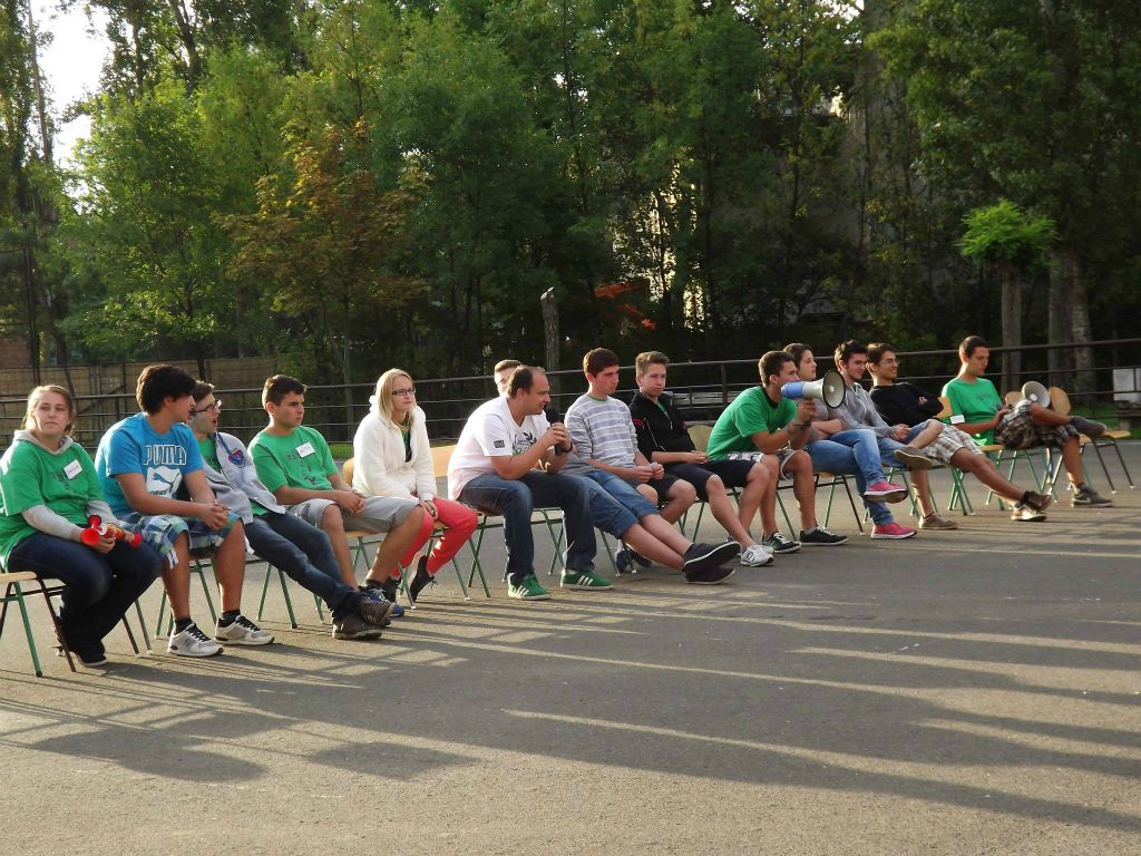 11894052_1028987497112923_7391